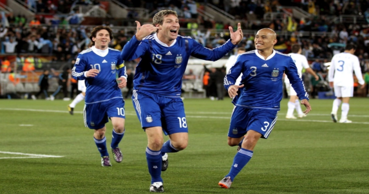 塞壬vs佩塔直播_实时高清塞壬vs佩塔直播_免费观看直播塞壬vs佩塔直播-24直播